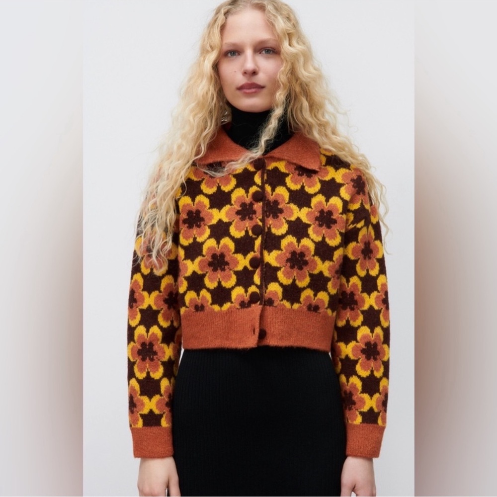 Zara 70s Retro Floral Print Crop Button Down Cardigan Sweater Blogger Favorite
